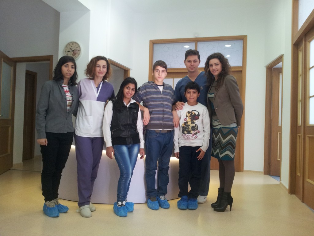 Toti copiii din Bucuresti, beneficiari ai proiectelor noastre, vor avea parte de control si tratament stomatologic.