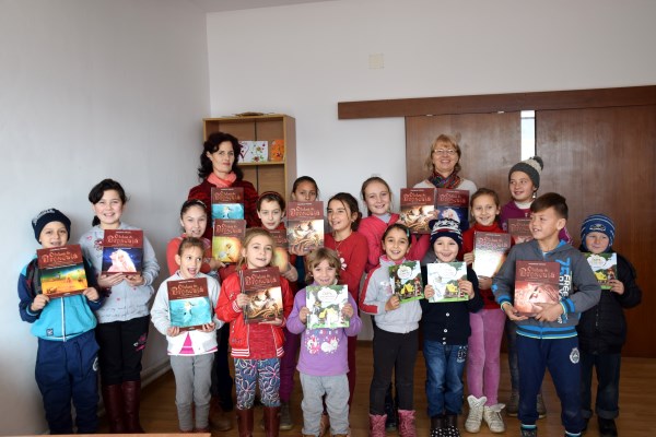Parteneriat pentru educație – World Vision România și Editura Adenium